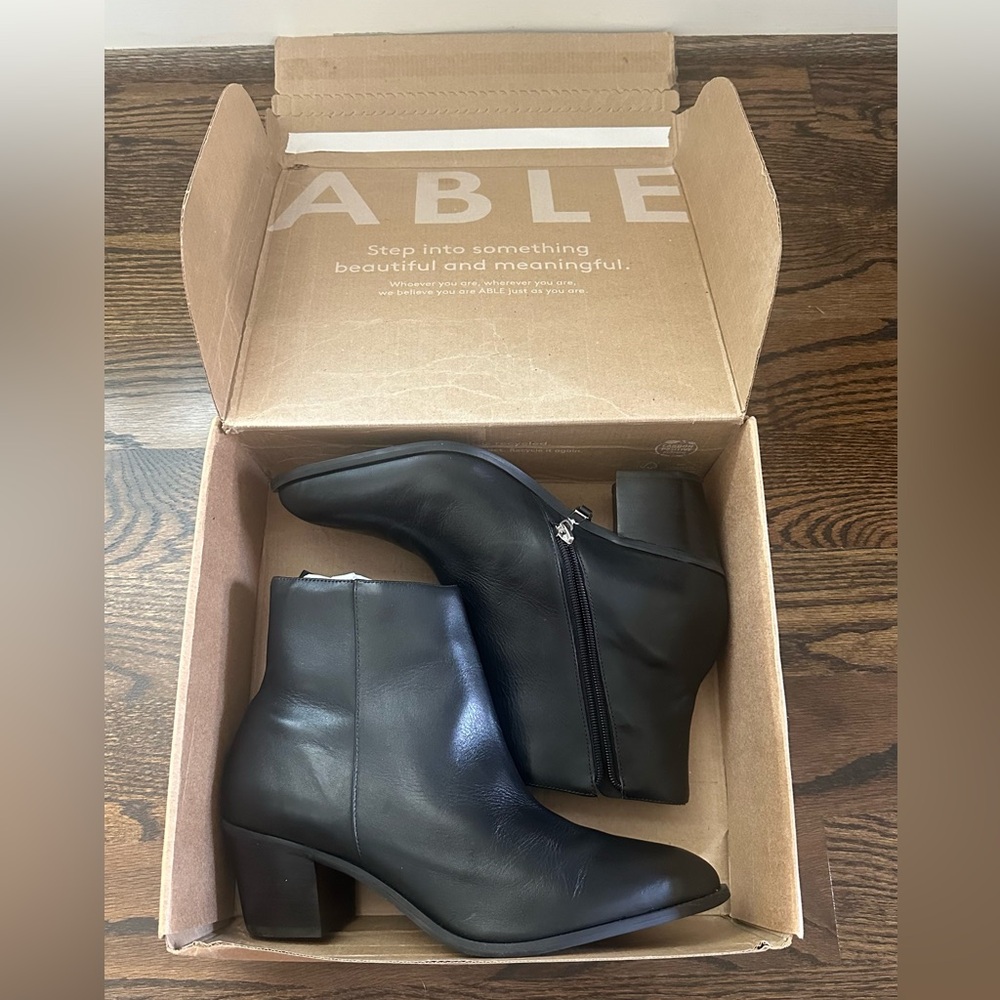 Able x Jess Ann Kirby Collection “Dorset” black leather Ankle Boots size 10